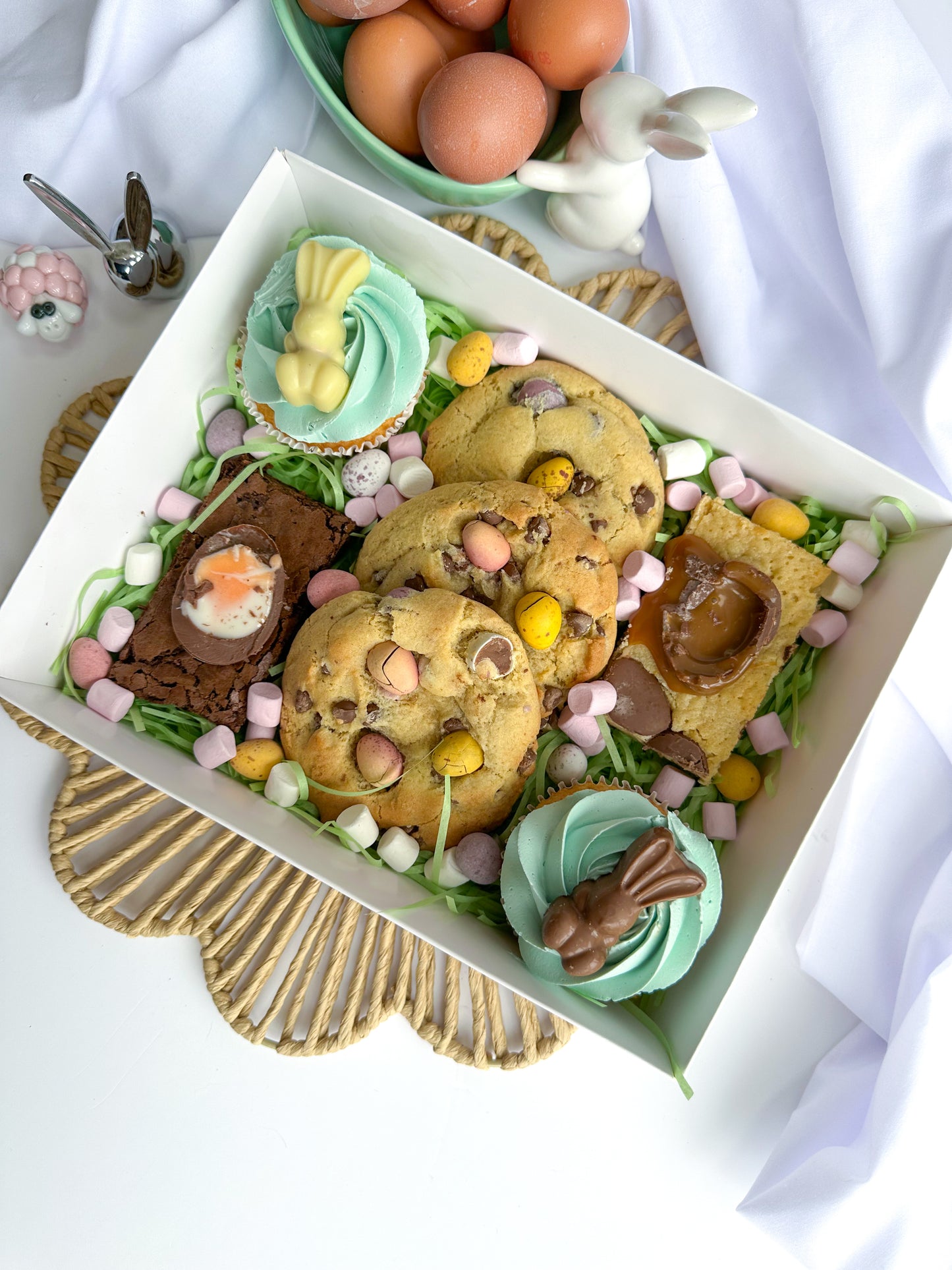 EASTER TREAT BOX